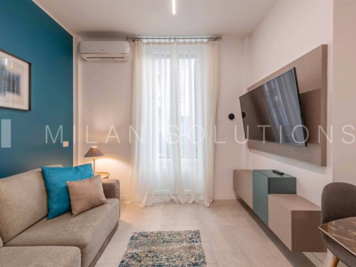 Appartamento trilocale in affitto in via Ampere, Città Studi, Milano
