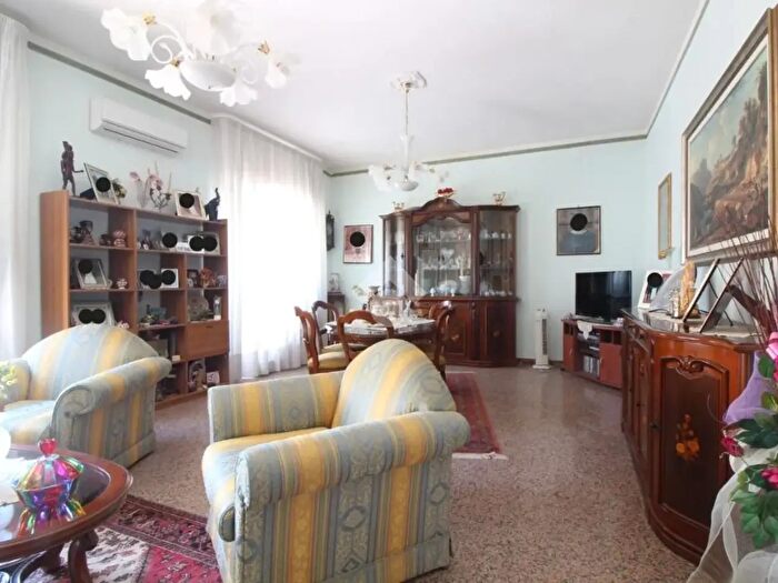 Casa trilocale in vendita in Via delle Rose, Trapani