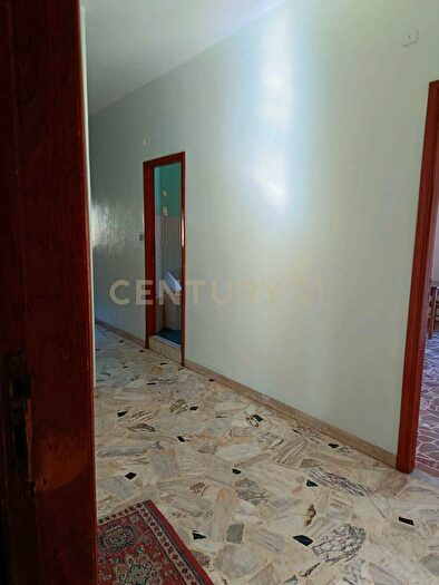 Appartamento quadrilocale in vendita in Via Omero, Bronte