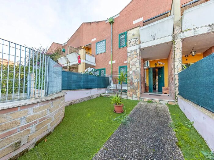 Casa con 6 locali in vendita in Via Tomasino dAmico, Roma