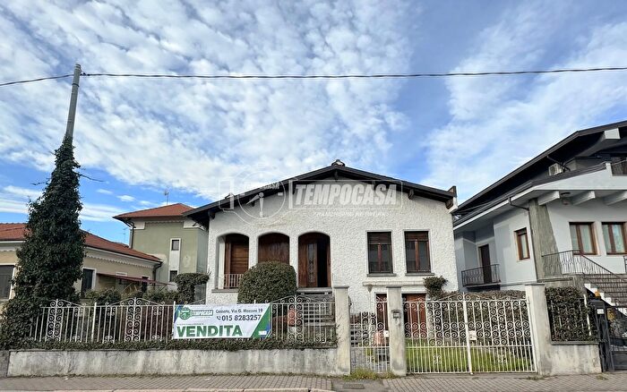 Casa con 5 locali in vendita in Viale Guglielmo Marconi, Gattinara