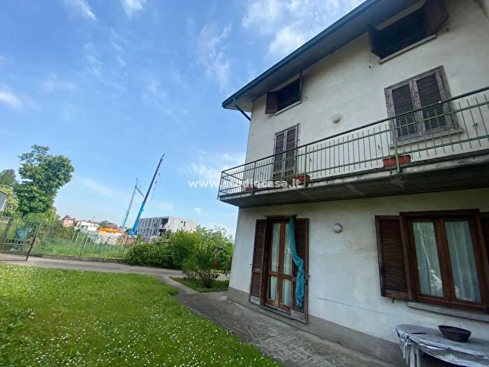 Casa trilocale in vendita in Viale Europa Unita, Caravaggio