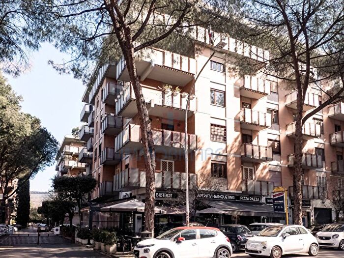 Appartamento con 5 locali in affitto in Via Alessio Baldovinetti, Tintoretto, Roma