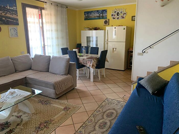 Appartamento con 7 locali in vendita in Via II Giugno a Montaione Firenze, Empoli