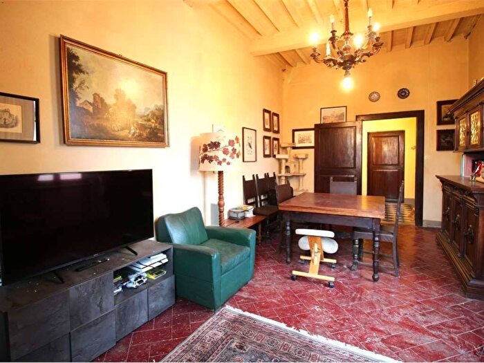 Appartamento con 6 locali in vendita in Piazza Vittorio Emanuele II, Centro, Bientina