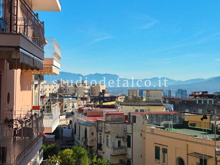 Appartamento quadrilocale in affitto in Via Giacinto Gigante, Arenella, Napoli