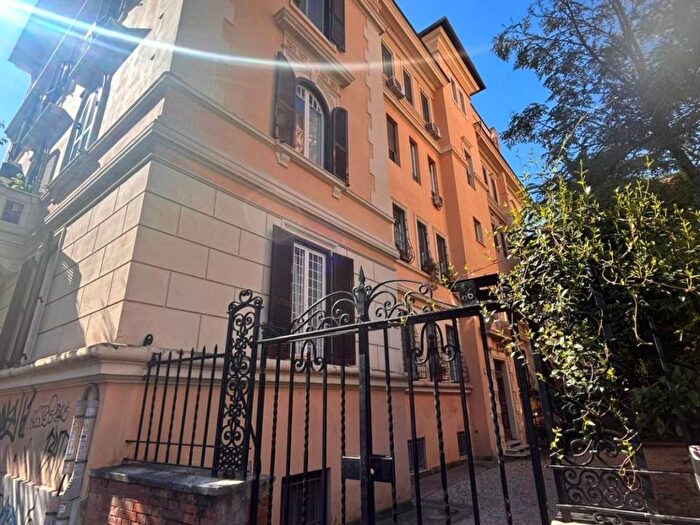 Casa trilocale in affitto in Via Adige, Trieste Coppedè, Roma