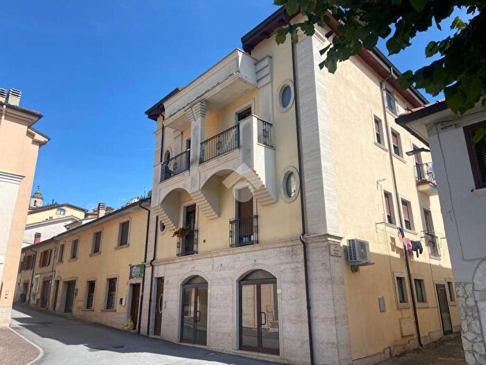 Appartamento monolocale in affitto in locale commerciale Via Nicola Mancini, Centro, Castel di Sangro