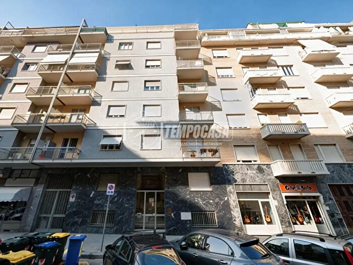 Appartamento trilocale in vendita in Via Boston, Torino