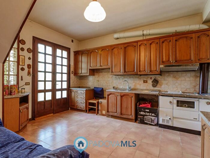 Appartamento trilocale in vendita in Via Sartorio, Abano Terme