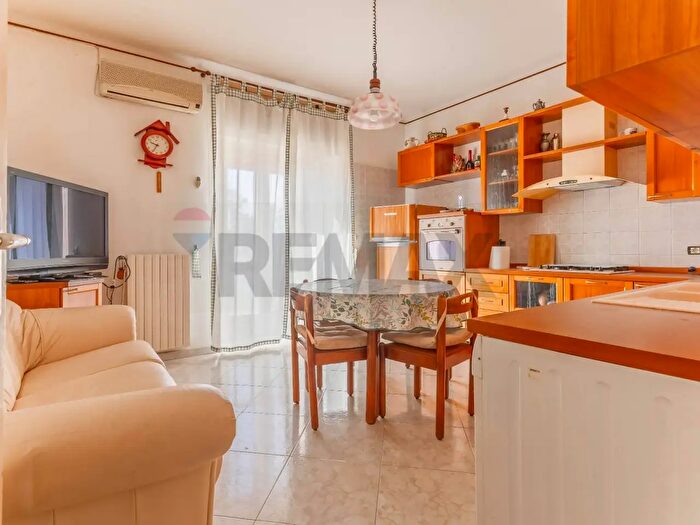 Appartamento con 5 locali in vendita in Via Ascianghi, Bari