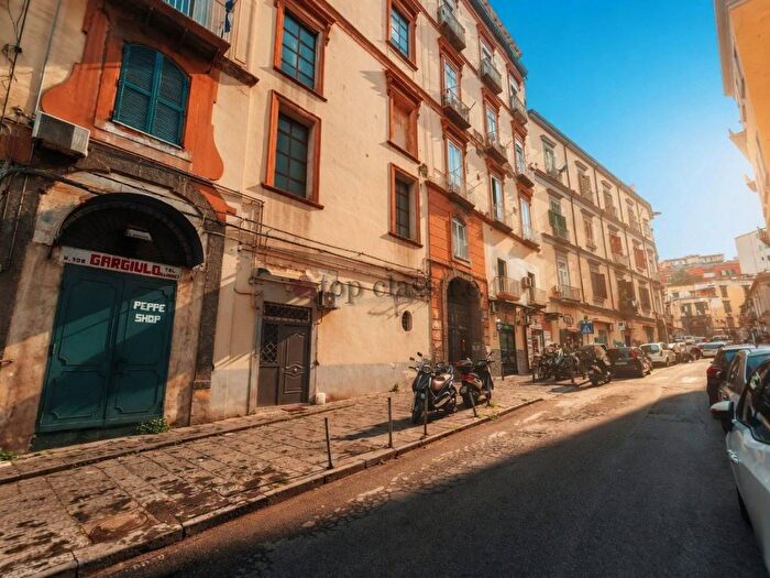 Appartamento quadrilocale in affitto in Arenella, Napoli