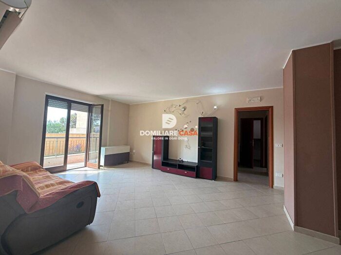 Appartamento con 5 locali in affitto in Via Gino Bramieri, Rudiae Casermette, Lecce