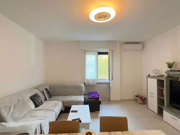 Appartamento quadrilocale in vendita in Via Giugno, Novi Di Modena