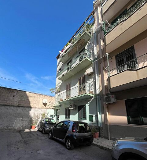 Appartamento quadrilocale in vendita in Vicolo Buscemi, Palermo