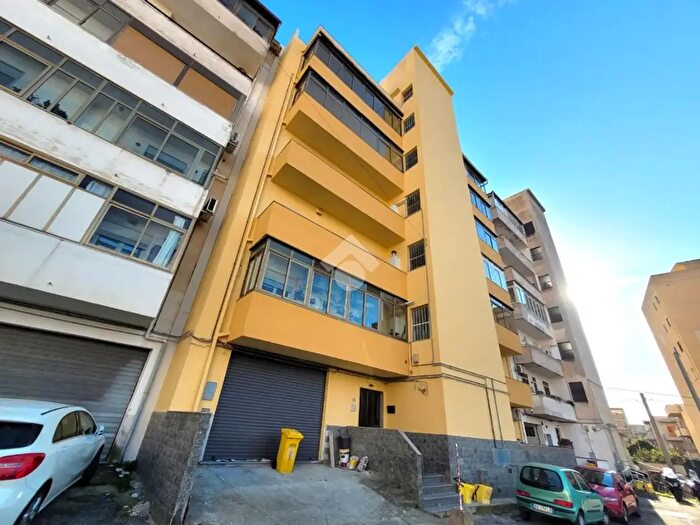 Appartamento quadrilocale in vendita in Traversa III Genoese, Reggio Calabria