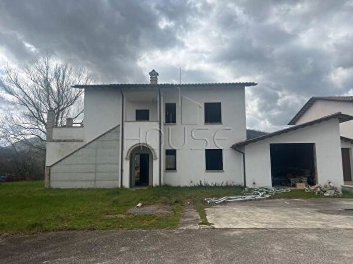 Casa in vendita in Località Petrelle, Umbertide