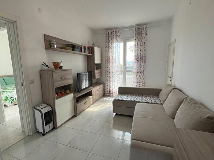 Appartamento trilocale in affitto in Via Agostino De Pretis, Cantalupa San Paolo, Milano