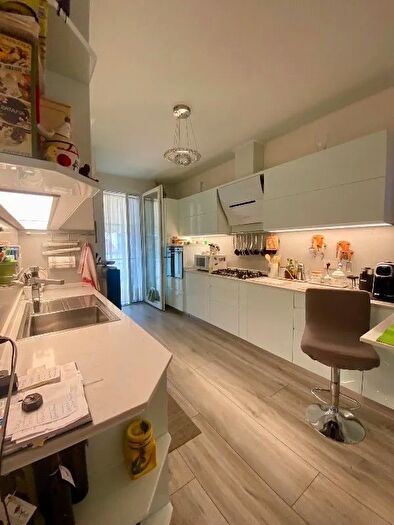 Appartamento con 5 locali in vendita in Empoli