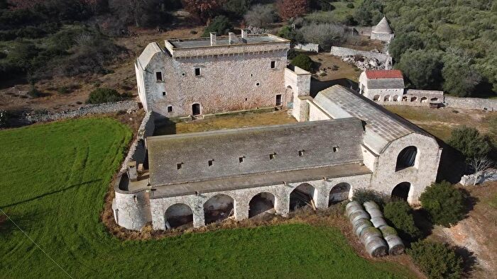 Casa con 20 locali in vendita in Strada Martina Ostuni, Ceglie Messapica