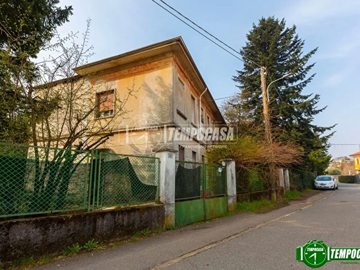 Casa trilocale in vendita in Via Castellanza, Busto Arsizio