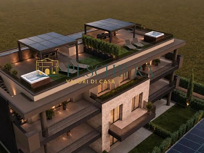 Appartamento quadrilocale in vendita in Via Pasubio, Peschiera Del Garda