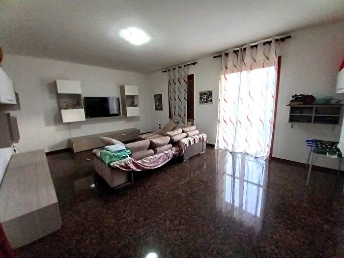 Appartamento con 5 locali in vendita in Via Trento, Cortemaggiore