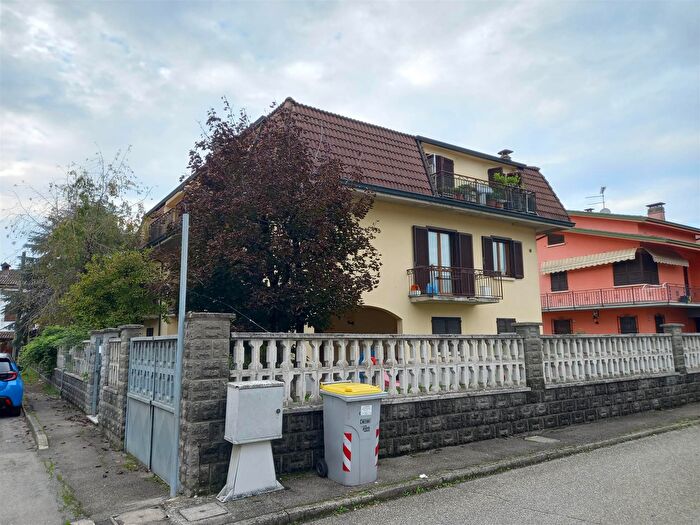 Case in Vendita e in Affitto - 2