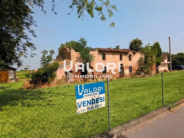 Casa in vendita in Via Granarolo, Faenza