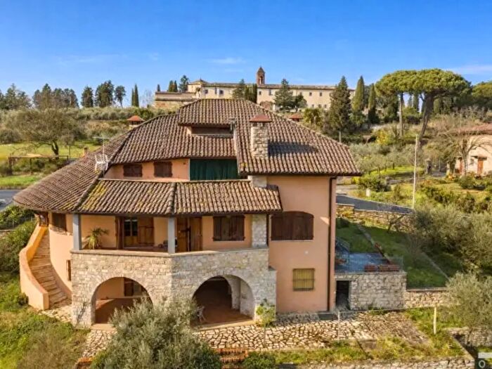 Casa con 6 locali in vendita in Viale Trieste, Sinalunga