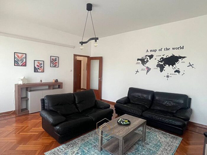 Appartamento con 5 locali in affitto in Via Renata Di Francia, Centro Storico, Ferrara