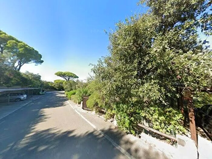 Casa con 8 locali in vendita in Castiglione Della Pescaia