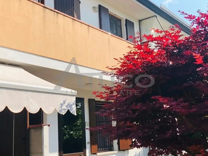 Casa con 5 locali in vendita in Sarzano Ro, Rovigo