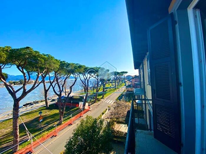 Appartamento trilocale in vendita in Ameglia