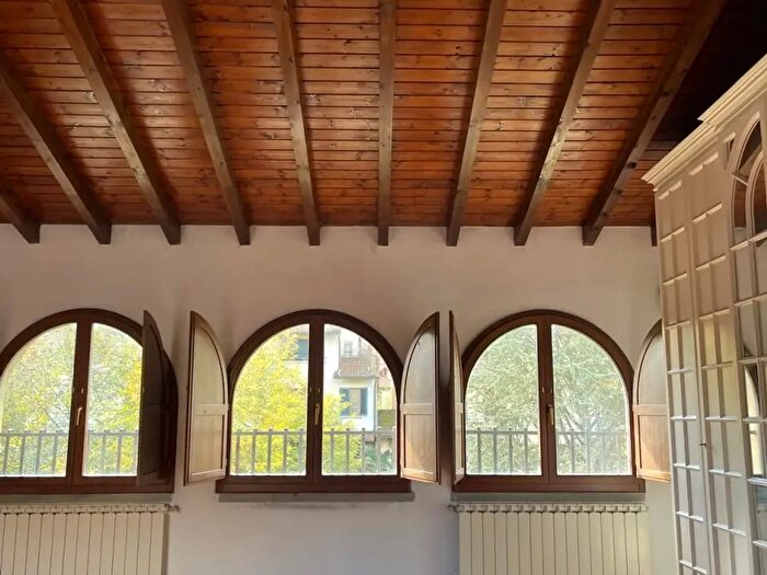 Casa con 5 locali in vendita in Dicomano