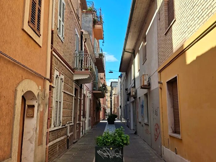 Casa con 8 locali in vendita in Via Conchiglia, Civitanova Marche
