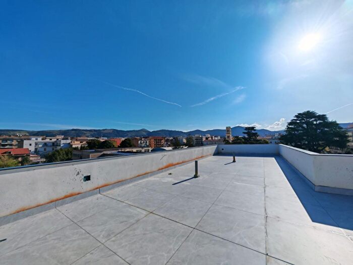 Appartamento con 5 locali in vendita in Via Gianbattista Vico, Caserta