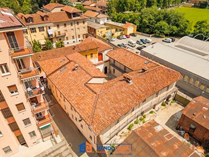 Case in Vendita e in Affitto - 2