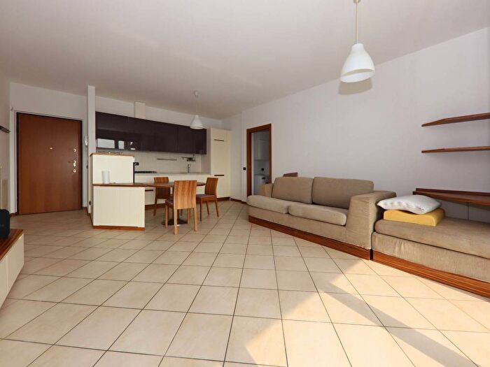 Appartamento bilocale in affitto in Piazzale Aprile, Stazione, Seregno