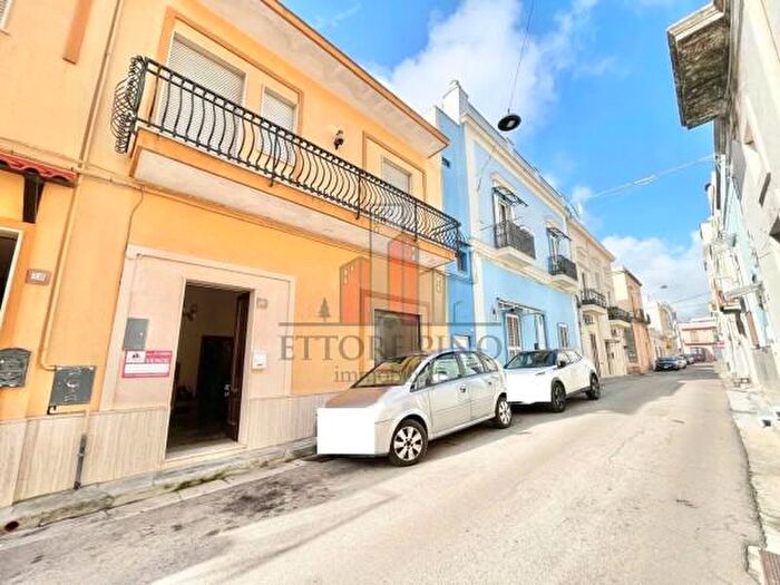 Casa quadrilocale in vendita in Parabita