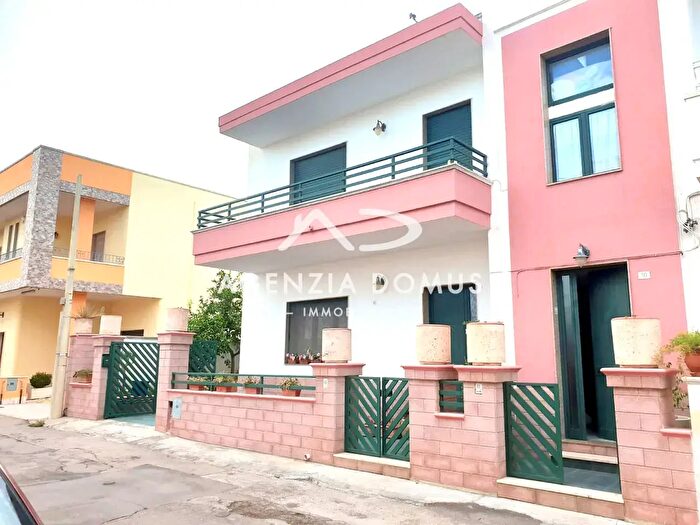 Casa con 6 locali in vendita in Fermi, Racale