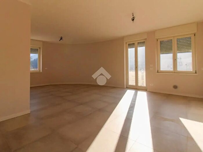 Appartamento trilocale in vendita in Via Roma, Sabbio Chiese