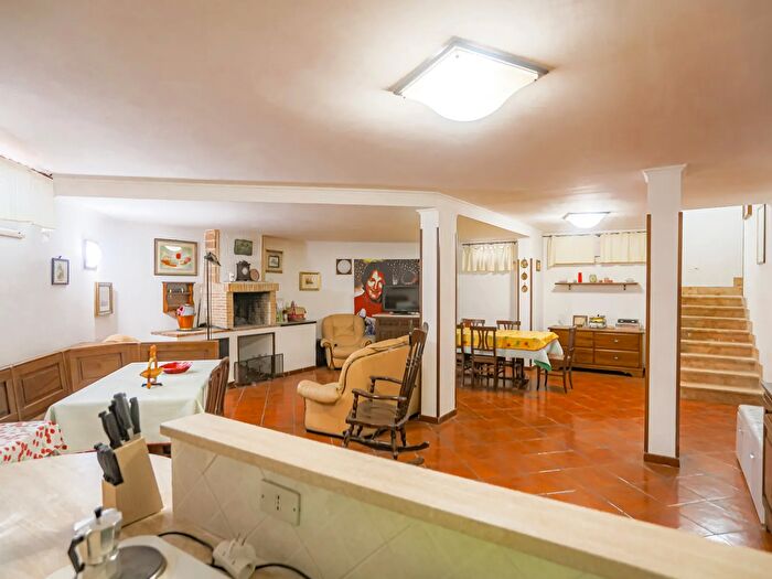 Casa con 6 locali in vendita in Via Edoardo Brizio, Roma