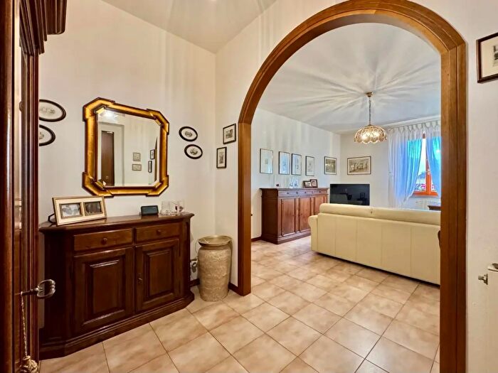 Appartamento con 6 locali in vendita in di Sorbano del Vescovo, Lucca