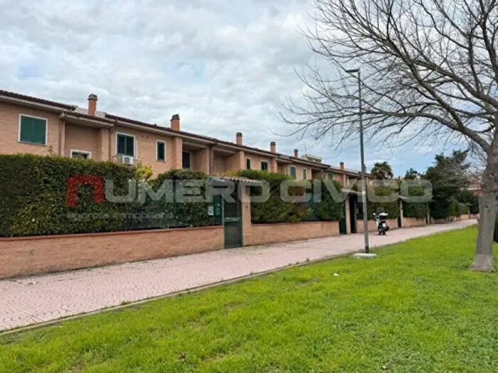 Appartamento quadrilocale in vendita in Via Guglielmo Calmo, Foggia