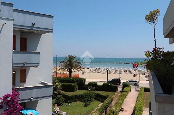 Appartamento trilocale in vendita in Lungomare Italia, Martinsicuro