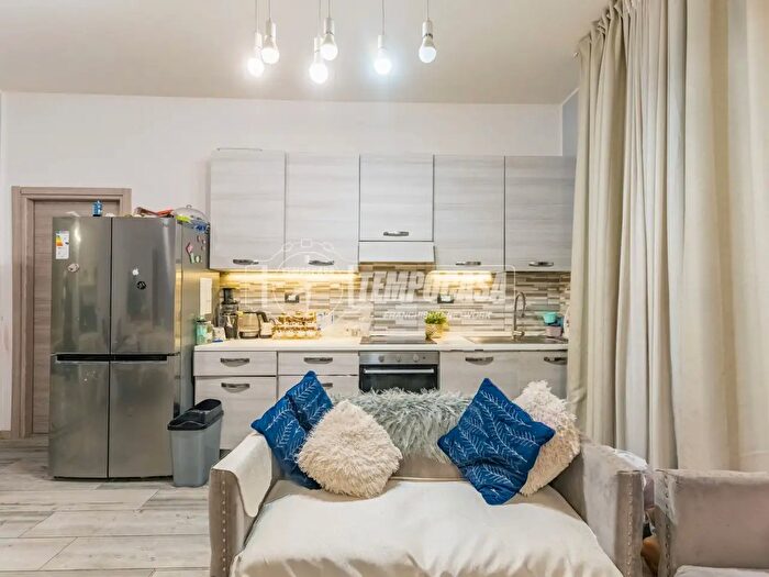 Appartamento trilocale in vendita in Via Giosuè Carducci, Settimo Milanese
