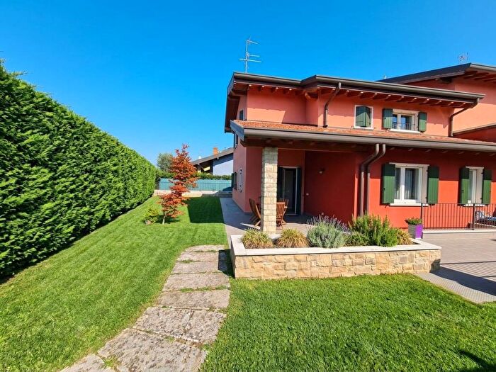 Casa con 5 locali in vendita in Centro, Valeggio sul Mincio