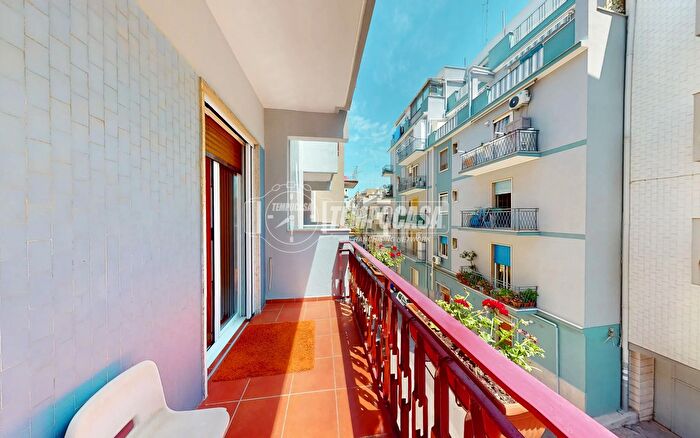 Appartamento trilocale in vendita in Via Maggiore Francesco Baracca, Bari