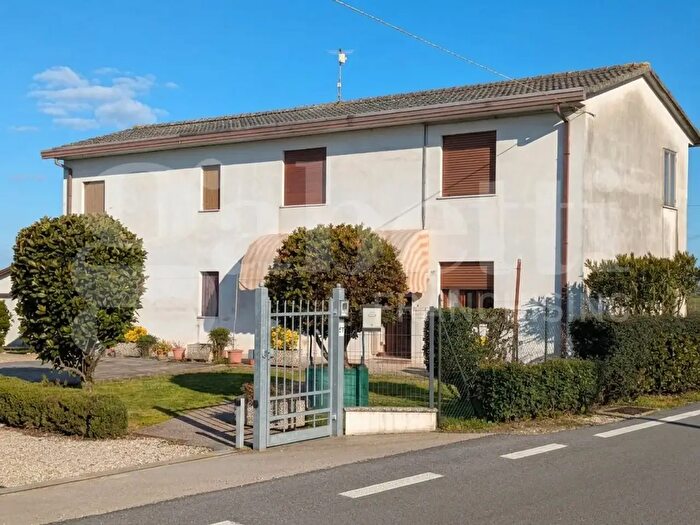 Casa con 5 locali in vendita in Cavarzere Località Coette Alte, Cavarzere